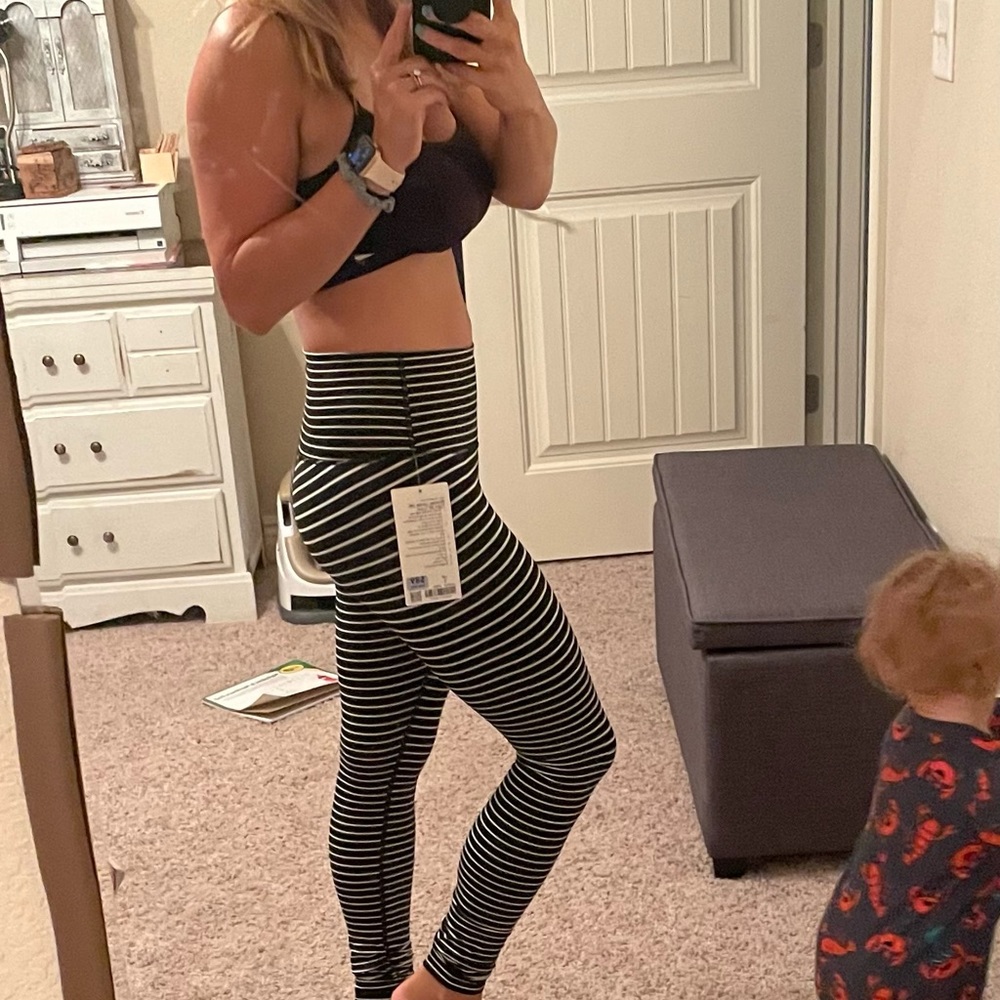 Lululemon 🍋 NWT “Unicorn Find” - Picture 8 of 9
